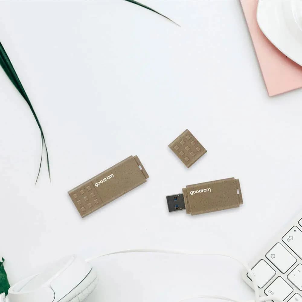 Clé USB 3.0 Goodram 32 Go - Vue 2