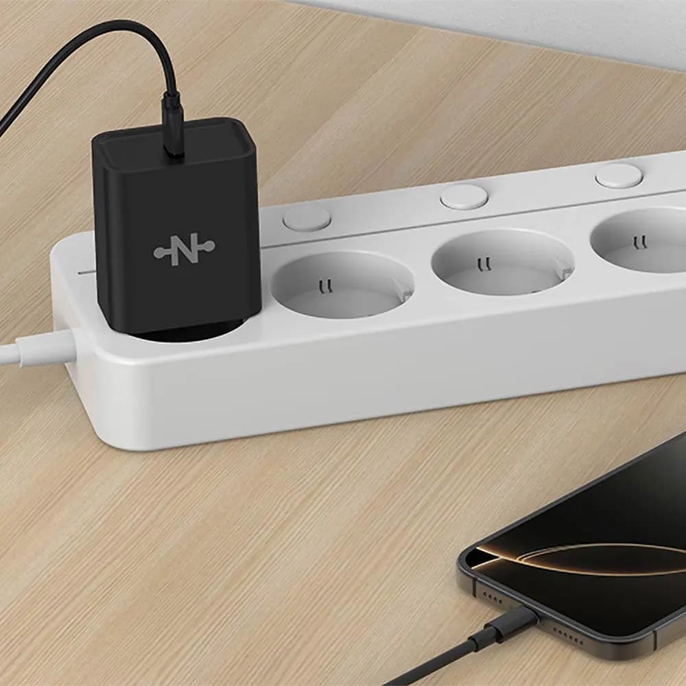 Chargeur secteur USB-C 25W CONNECT MC-CNC25W3 Noir - Vue 2