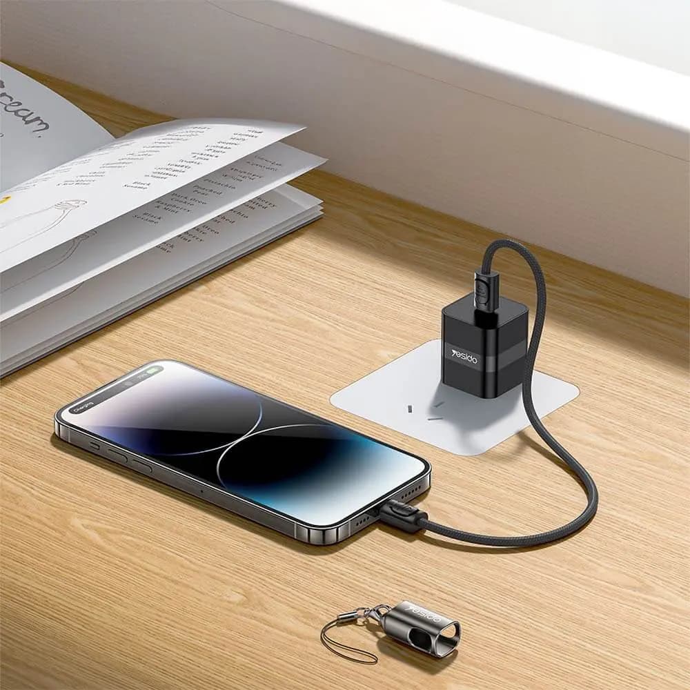 Câble Data USB-C vers Lightning Yesido Porte Clé Charge Rapide 27W Noir - Vue 2