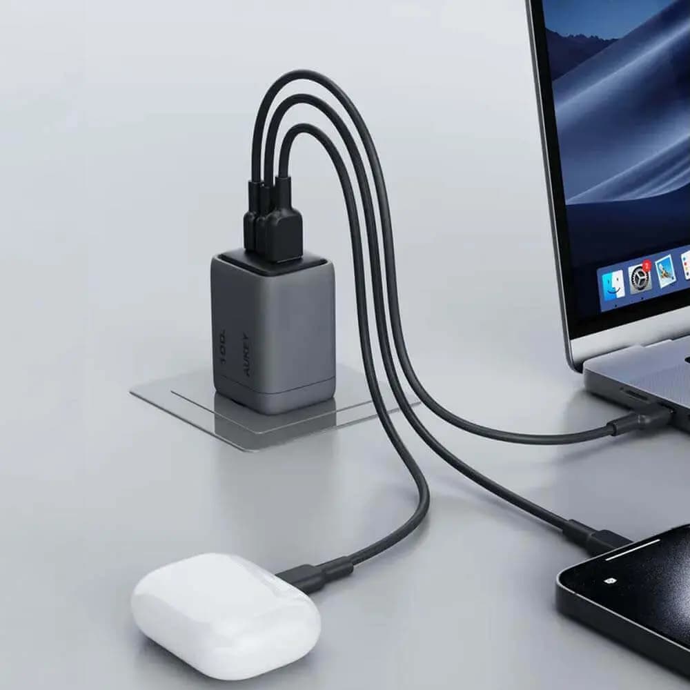 Chargeur secteur GaN 100W USB-C et USB-A recharge rapide 3 ports - AUKEY Comet Mix 3 Gris - Vue 2