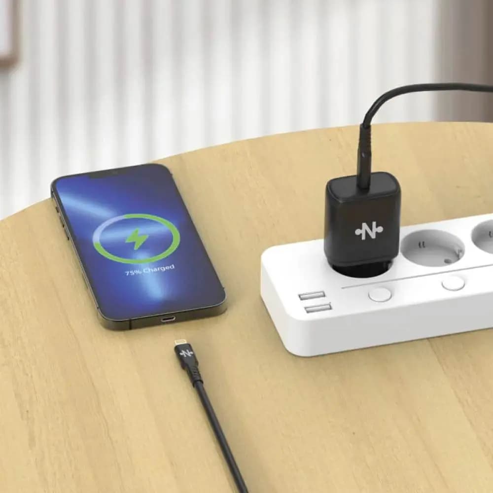 Chargeur Secteur Type-C CONNECT Charge Rapide 25W avec Câble Data Type-C vers Lightning (1m) Noir - Vue 2