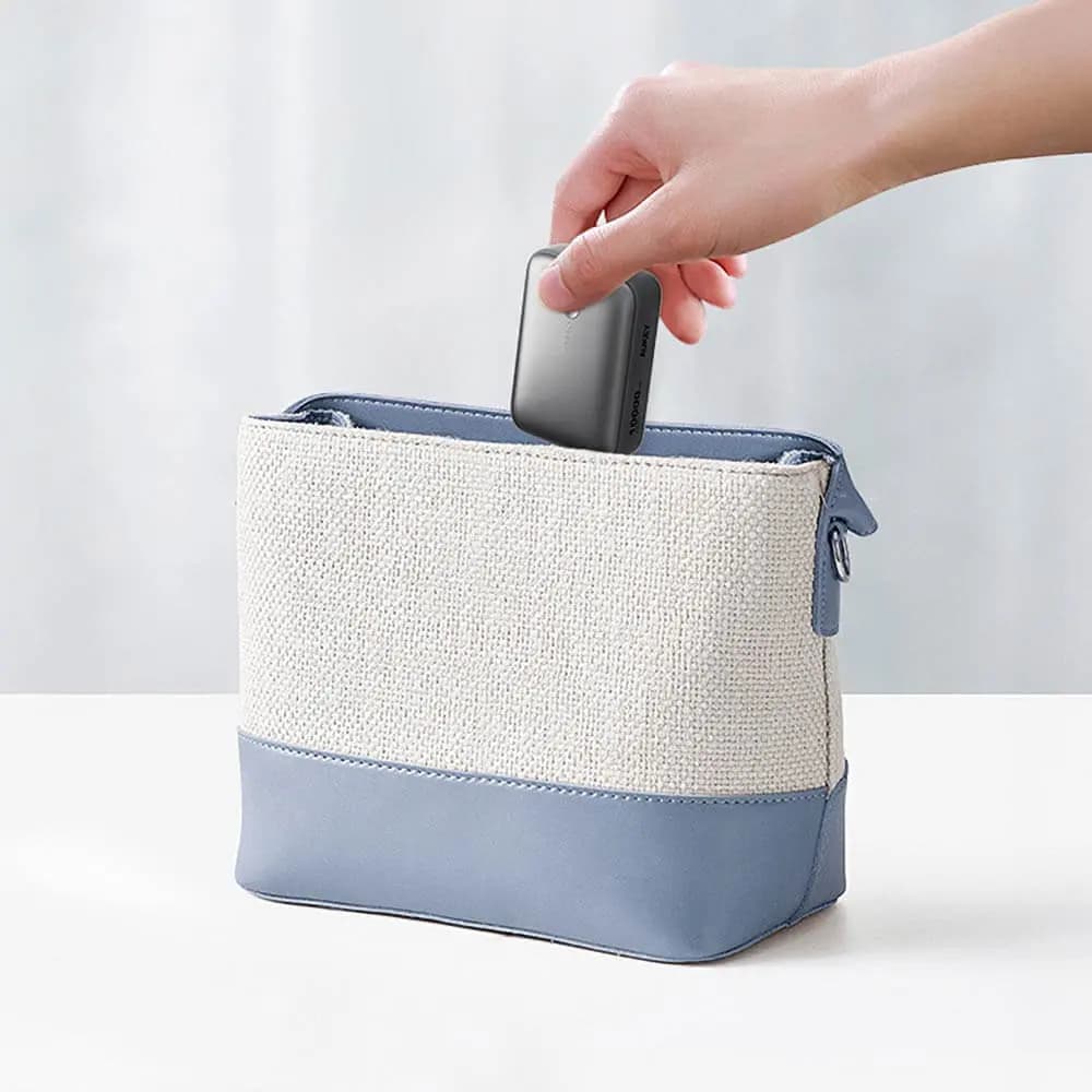 Batterie externe Aukey 10000mAh 22.5W avec ports USB-C et USB-A - Gris - Vue 5