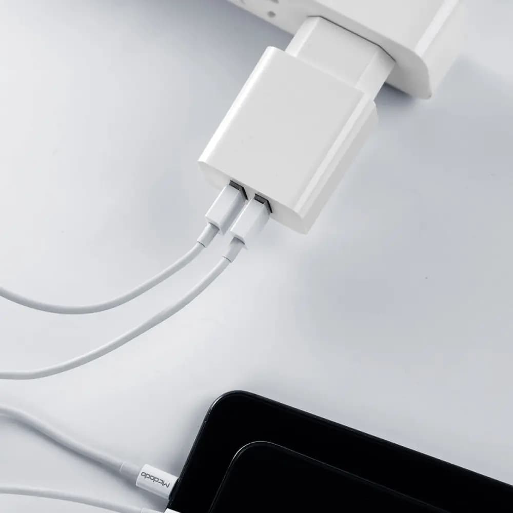 Chargeur secteur 12W (2 USB) avec câble USB-C – Mcdodo Blanc - Vue 4