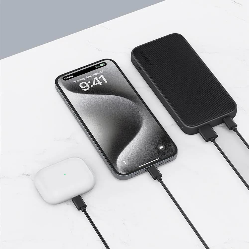 Batterie externe Aukey 10000mAh 22.5W avec ports USB-C et USB-A - Gris