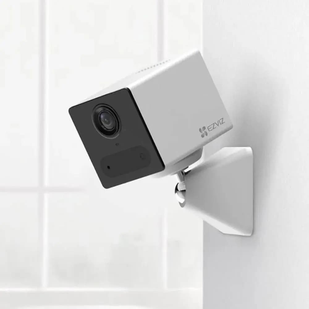 Caméra de surveillance Wi-Fi sur batterie EZVIZ CB2 1080p — installation magnétique 100% sans fil