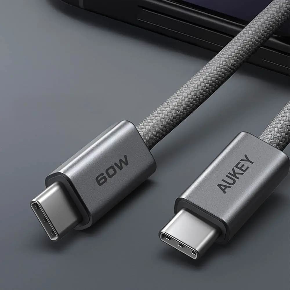 Câble Aukey USB-C vers USB-C 60W en nylon tressé (1.8m) - Gris