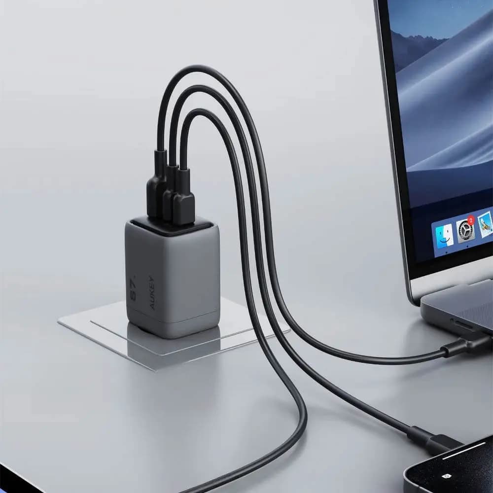 Chargeur secteur multi Aukey 67W GaN avec double USB-C et USB-A - Gris