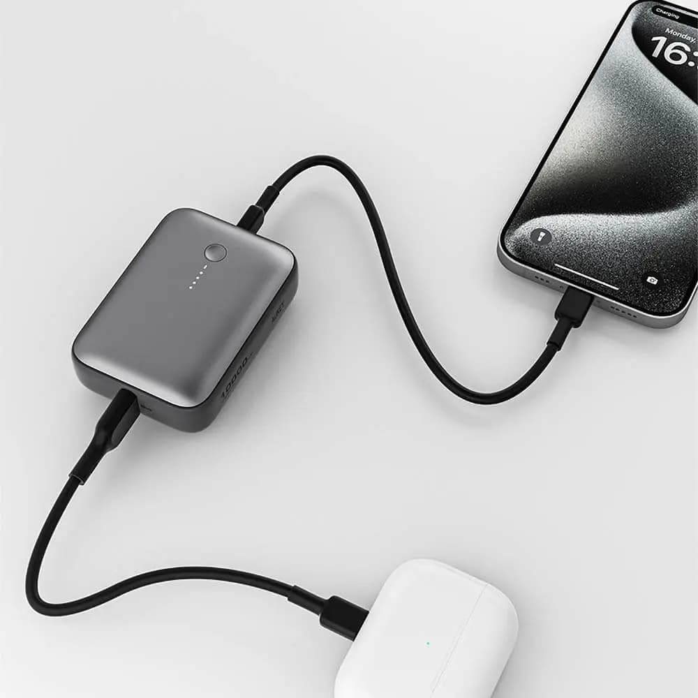 Batterie externe Aukey 10000mAh 22.5W avec ports USB-C et USB-A - Gris