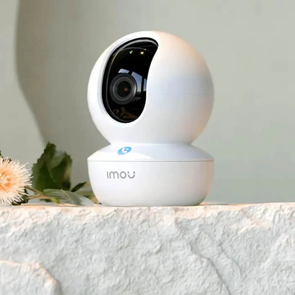 Caméra de surveillance intérieure Wi-Fi 3MP Ranger RC IMOU — vision 360° et bouton d'appel intégré