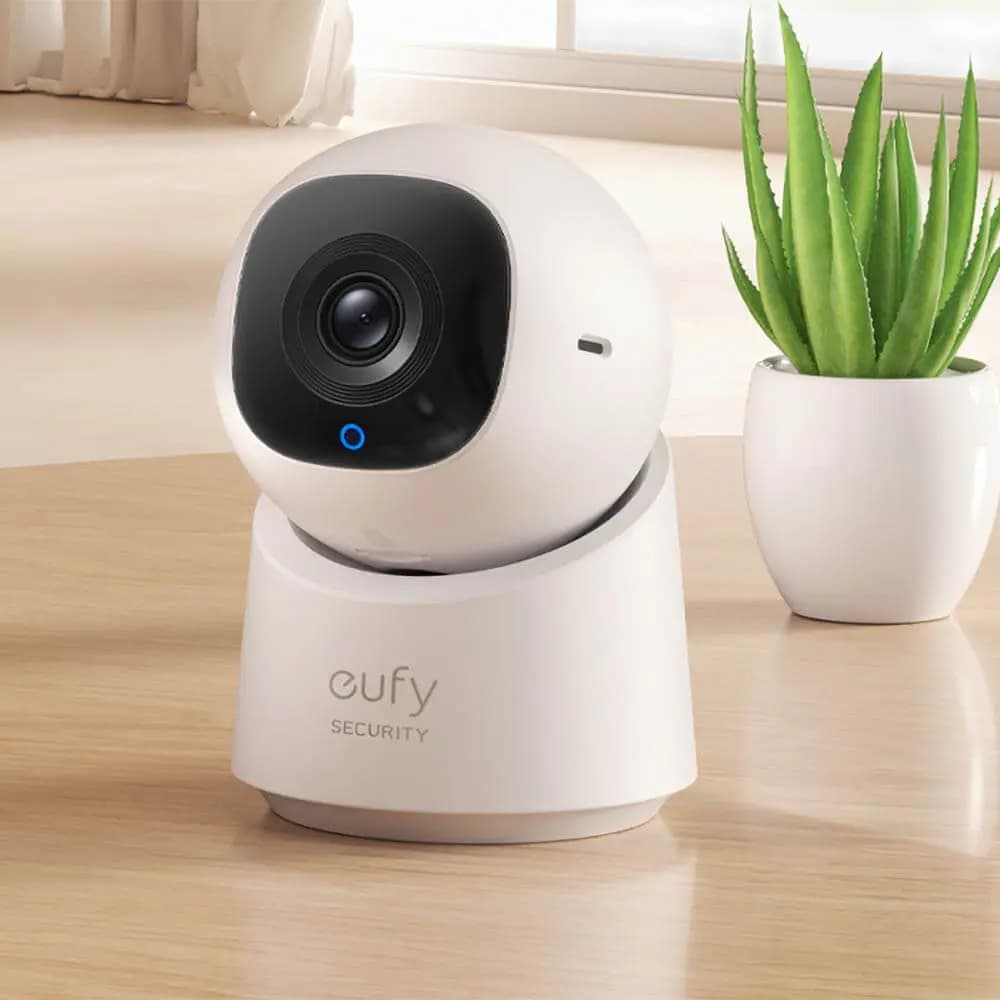 Caméra de surveillance intérieure Eufy C220 2K — détection IA et vision nocturne